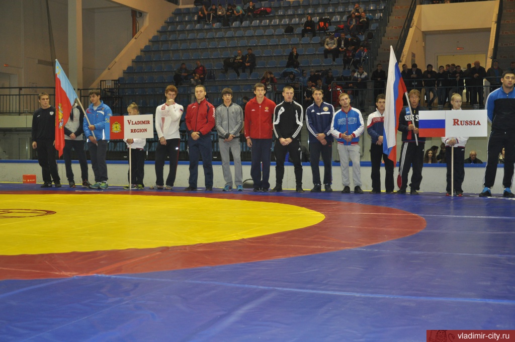 Андрей Шохин открыл международный турнир памяти Эдуарда Никифорова
